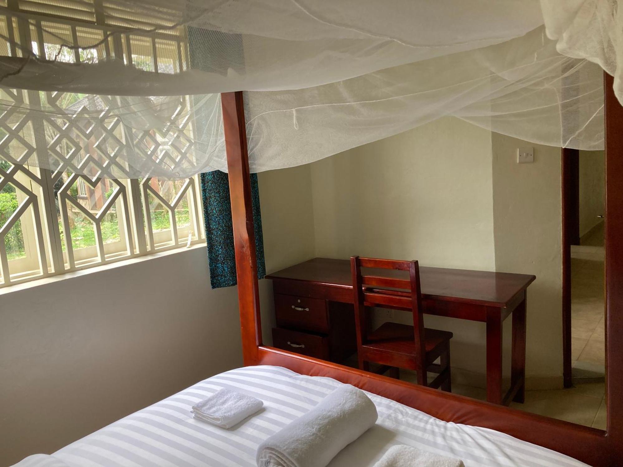 Bwindi Guest House Kanungu Екстериор снимка