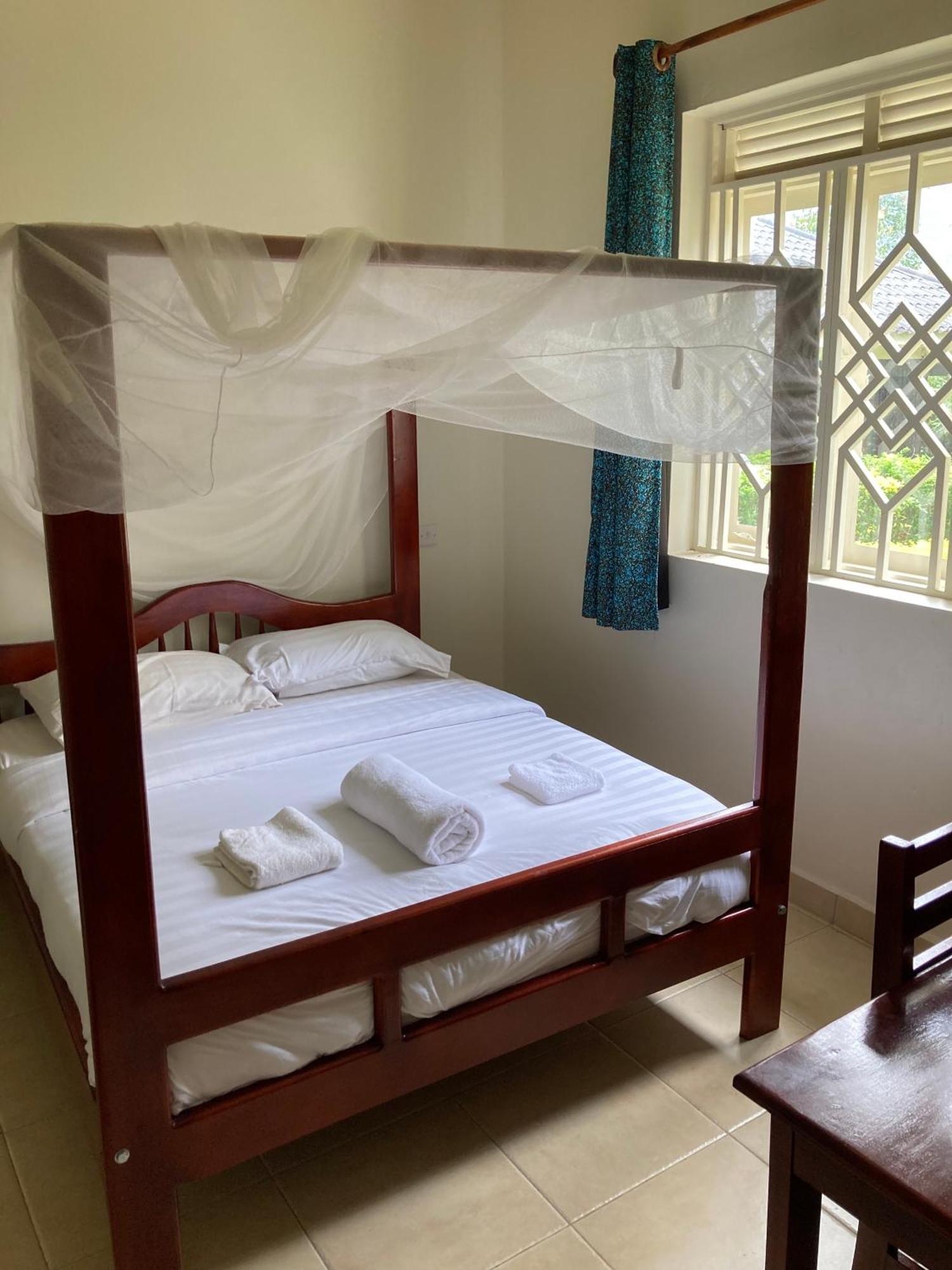 Bwindi Guest House Kanungu Екстериор снимка